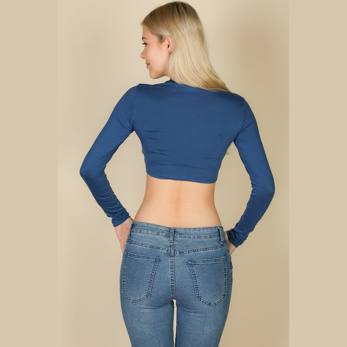 Crew Neck Long Sleeve Cropped Top