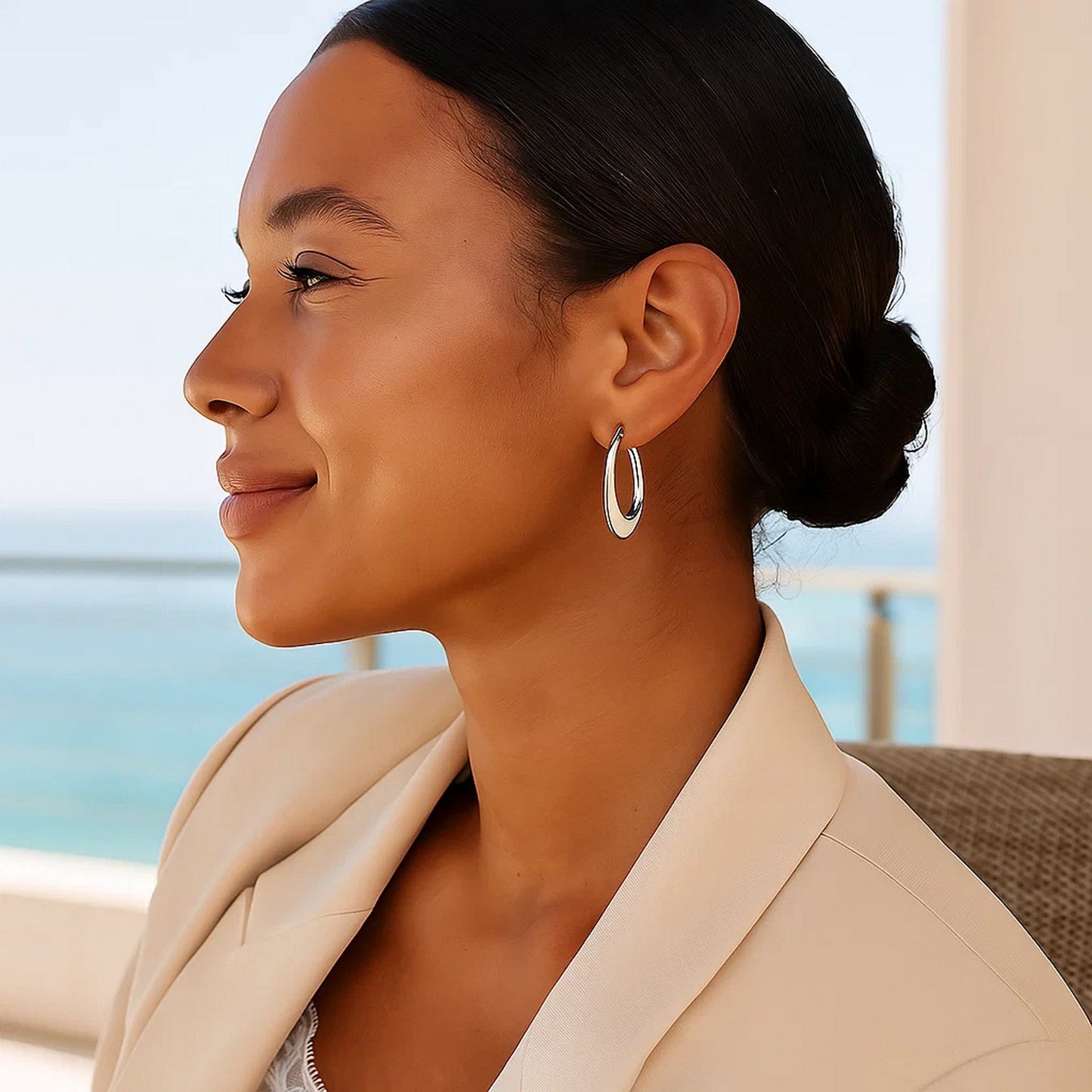 14k White Gold Polished Graduated Oval Hoop Earrings