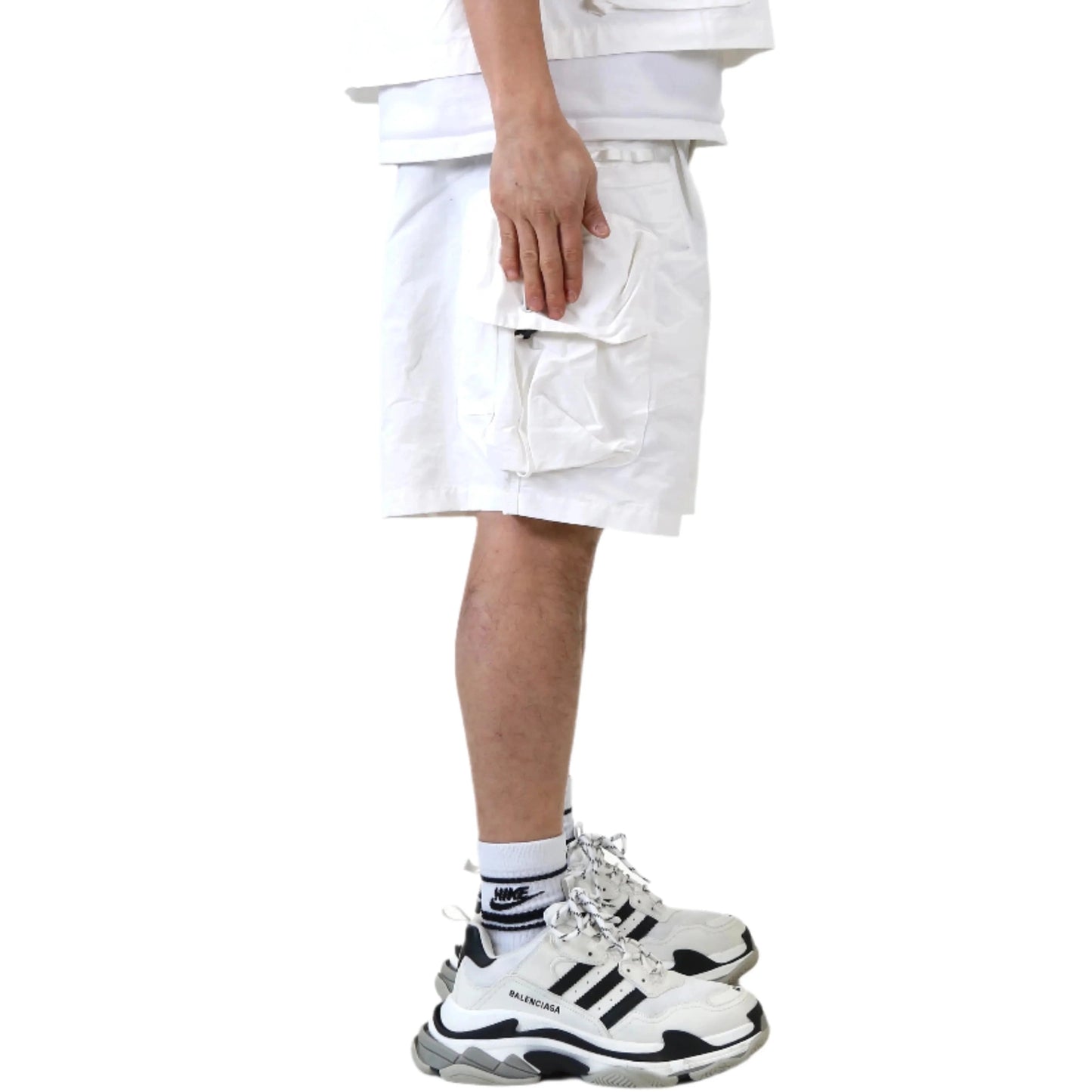 REVOL Fine Twill Wide bottom opening short pants.