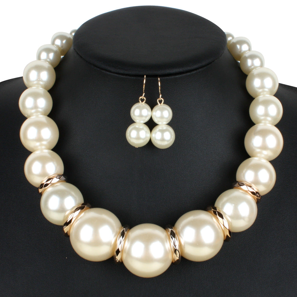 Catwalk Large Pearl Short Necklace