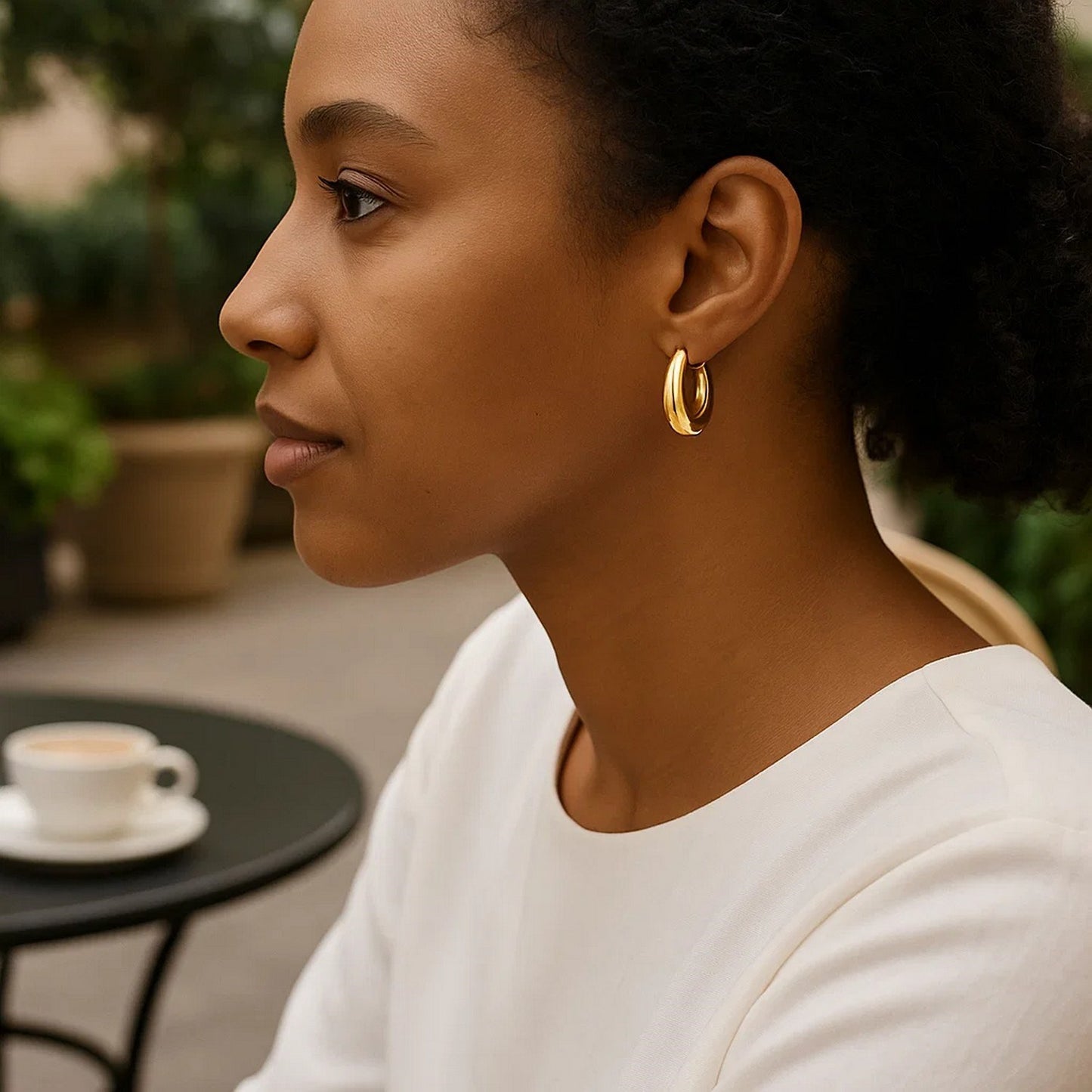 Medium Tapered Hoop Earrings in 14K Yellow Gold