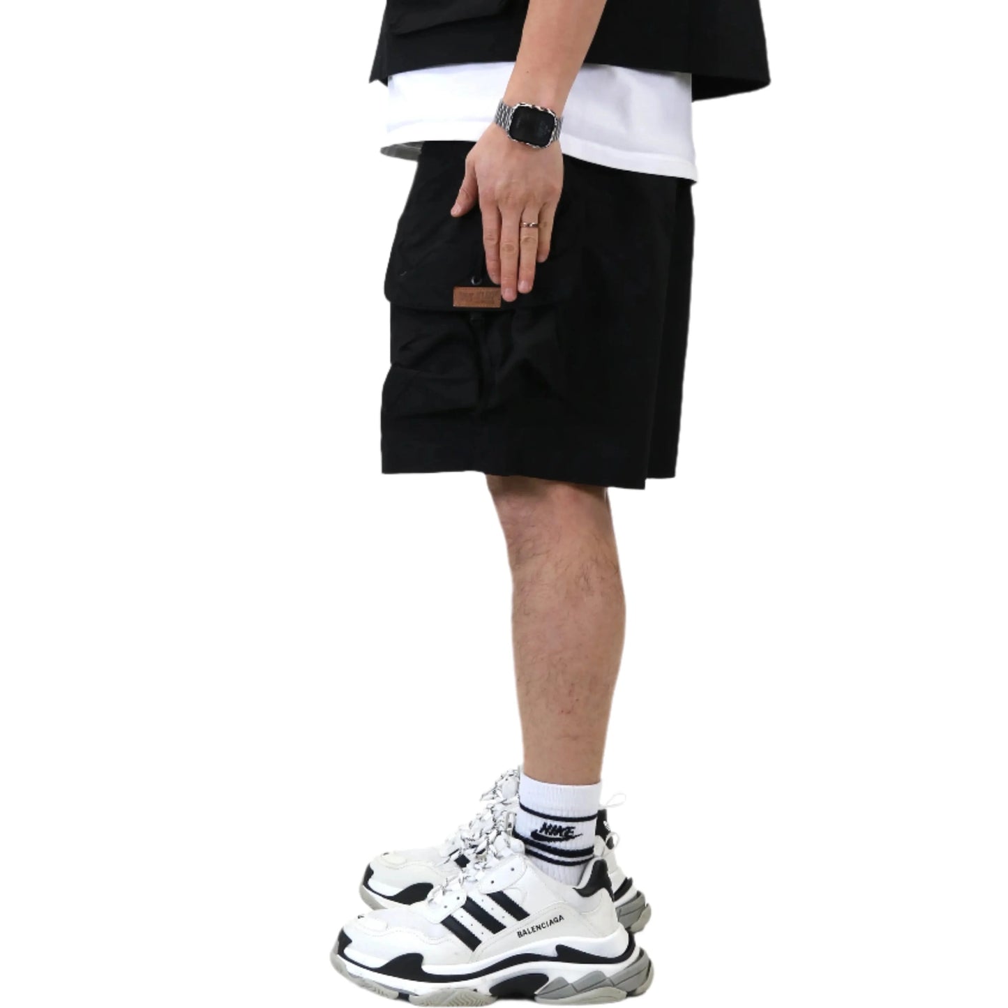 VUSE Fine Twill Wide bottom opening short pants.