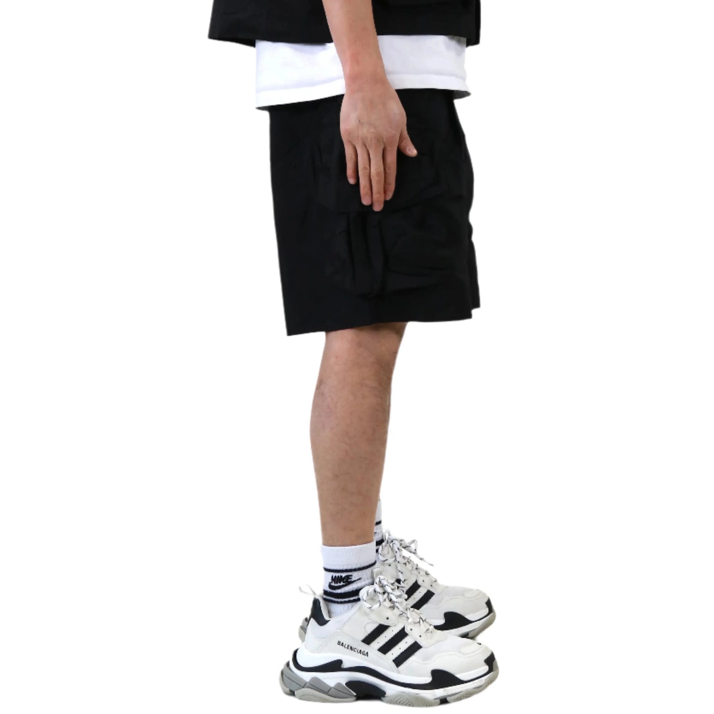 VUSE Fine Twill Wide bottom opening short pants.