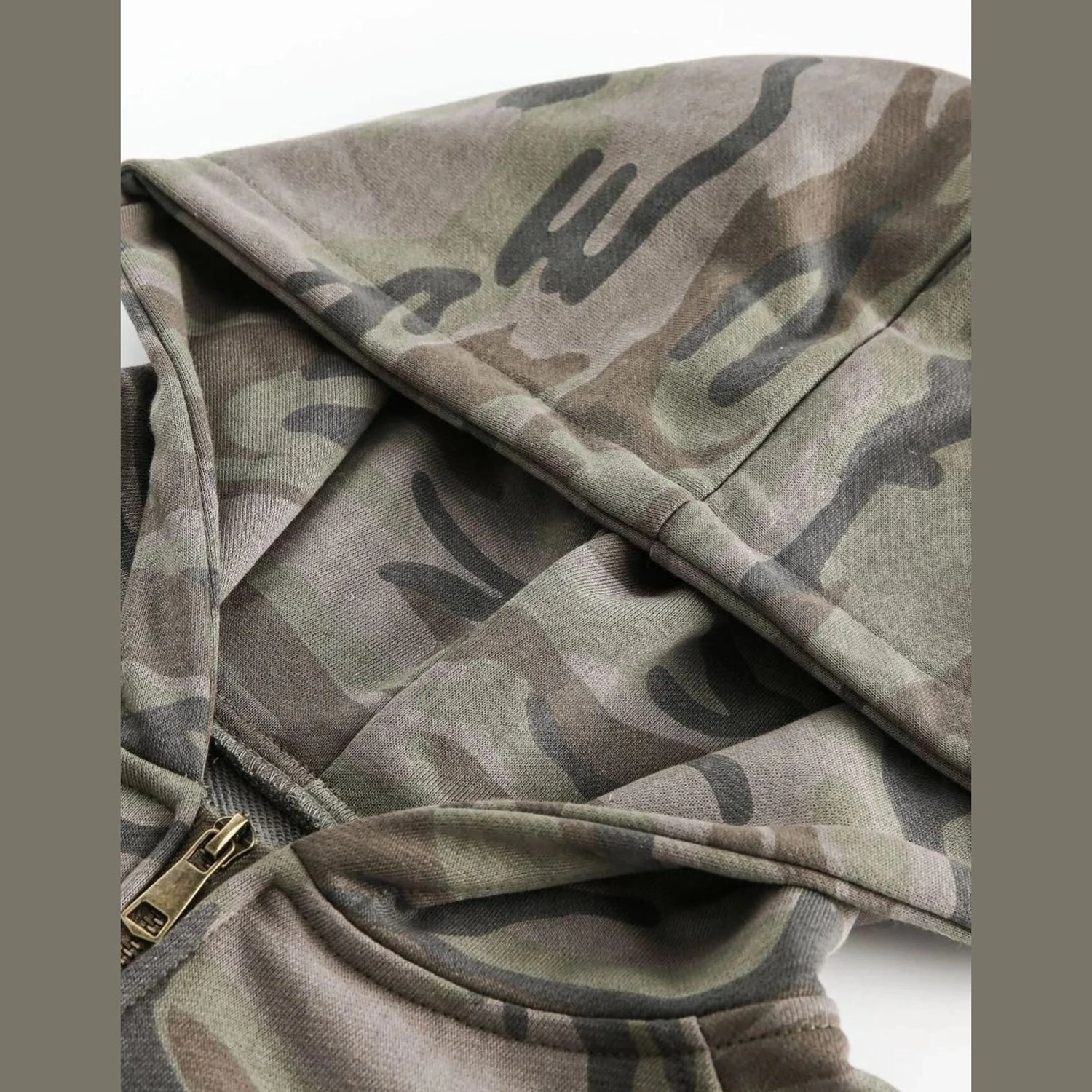 bd2b8f504eb040b08176c84c0787ef00-Max-Origin